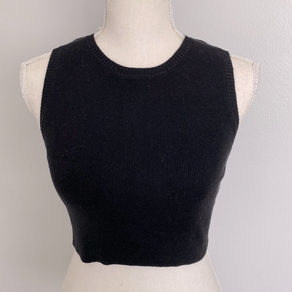 NWOT L.A. Hearts Black Sleeveless Cropped Sweater, Size XS